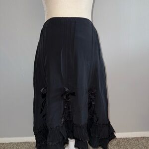 Anne Carson Black A-Line Skirt w Bows